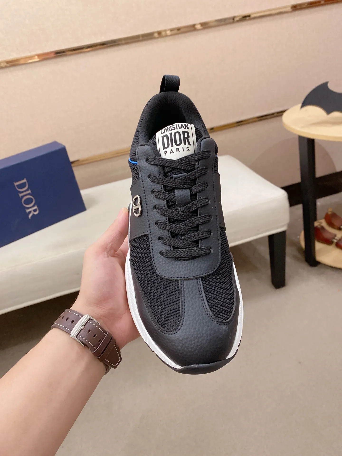 Men's shoes💰 462💰🇮🇹🇮🇹Dior d The new model is on sale at the same time at the counter. The upper 🇮🇹 is imported Italian first-layer cowhide, and the lining is fully imported sheepskin 💪💪. It is a complete 1⃣️ to 1⃣️ replica 🇮🇹💪💪, ⚠ Sole: The original sole is specially provided by the original factory. The exclusive movable molded sole is super comfortable. ⚠Original factory single goods, 🔍🔍high quality, you can enter and leave the counter at will, welcome to compare⚠. Code number: 38-44. Can be customized 45-46.